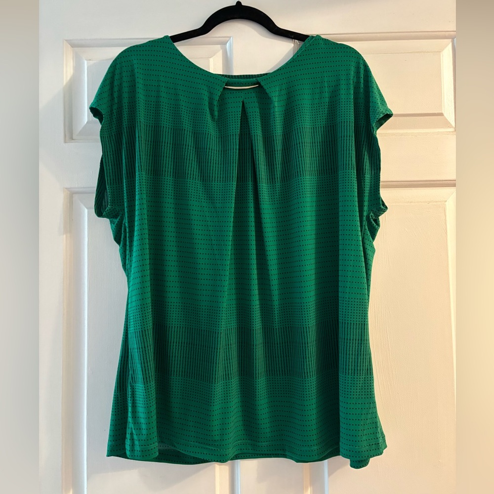Liz Claiborne Vibrant Green Blouse